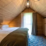 Hideaway Montestyria & 4*