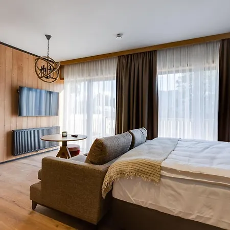 Hideaway Montestyria & Hotel