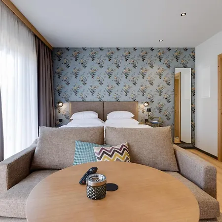 Hideaway Montestyria & Hotell 4*