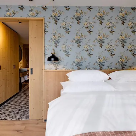 Hotel Hideaway Montestyria &