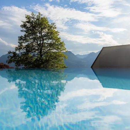 Hideaway Montestyria & 4*