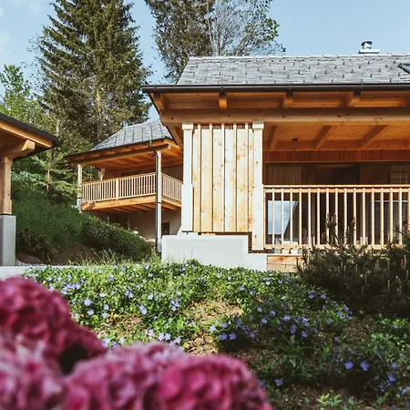 Hideaway Montestyria & 4*