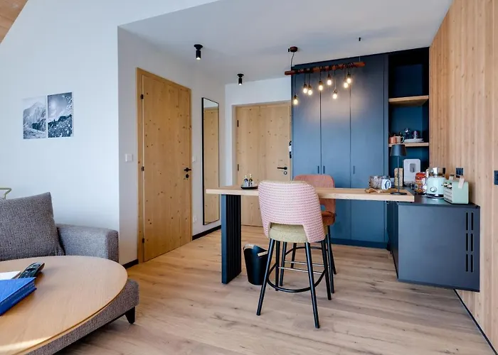 Hotel Montestyria Chalets&suiten 4*