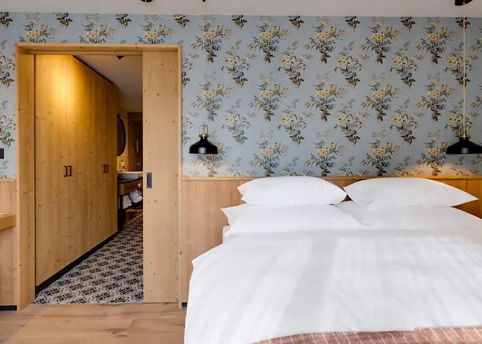 فندق Hideaway Montestyria &