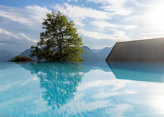 Hideaway Montestyria & 4*