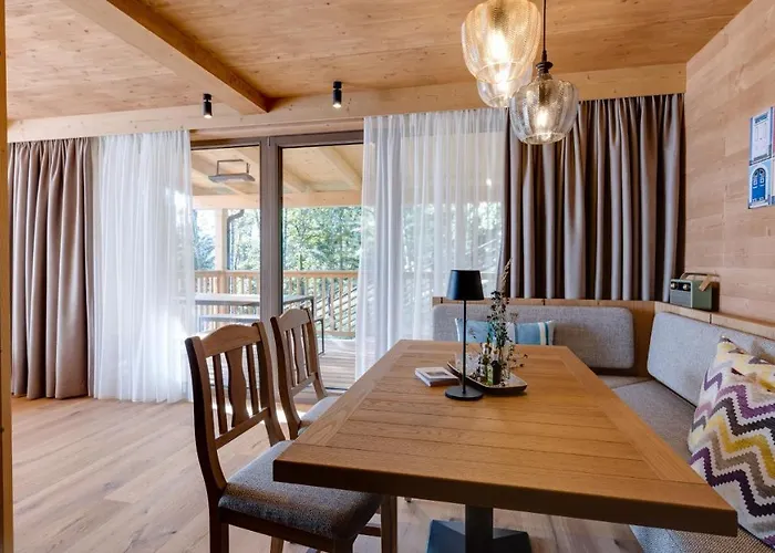 فندق Hideaway Montestyria & 4*