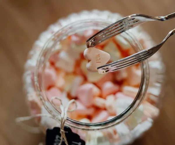 Hideaway Montestyria & فندق ماريازيل