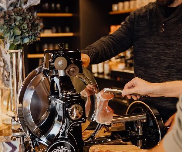 Montestyria Chalets&suiten Hotel 4*