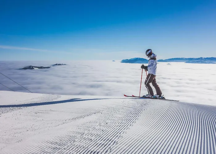 Hideaway Montestyria & 4*