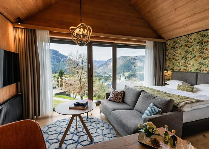 Hideaway Montestyria & 4*